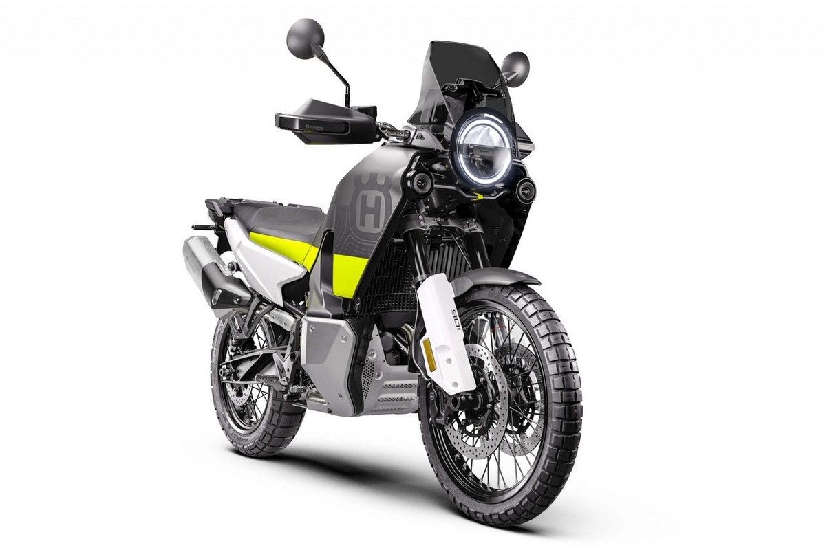 Большой фотосет мотоцикла Husqvarna Norden 901 2022