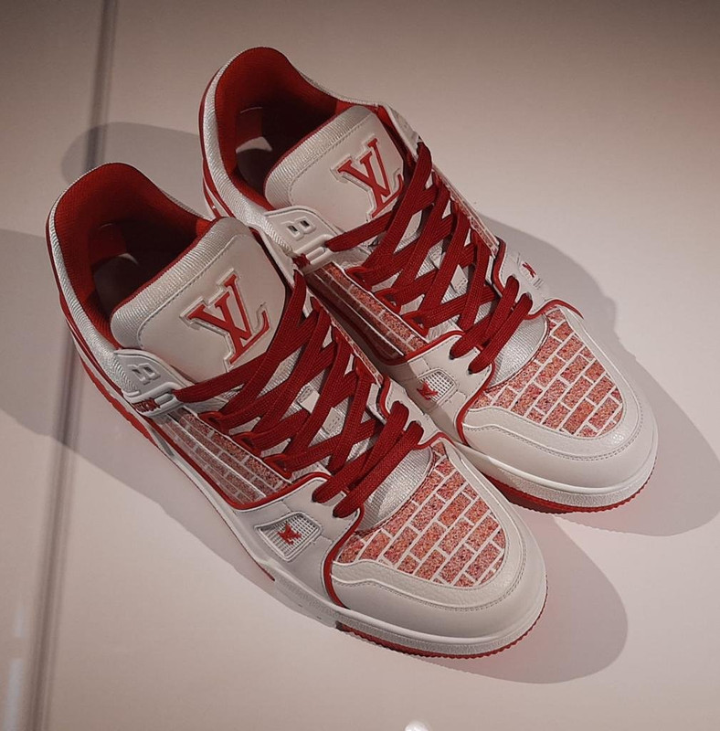 "White Canvas", a Milano la mostra che celebra Abloh "White Canvas", a Milano la mostra che celebra Abloh