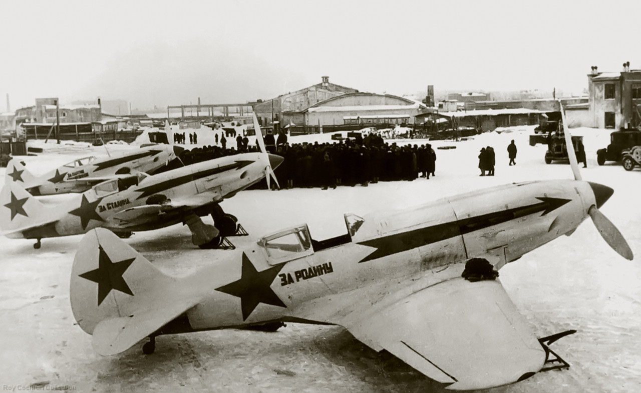 Mikoyan-Gurevich-MiG-3-172IAP-at-Moscow-Khodinka-23rd-Feb-1942-01