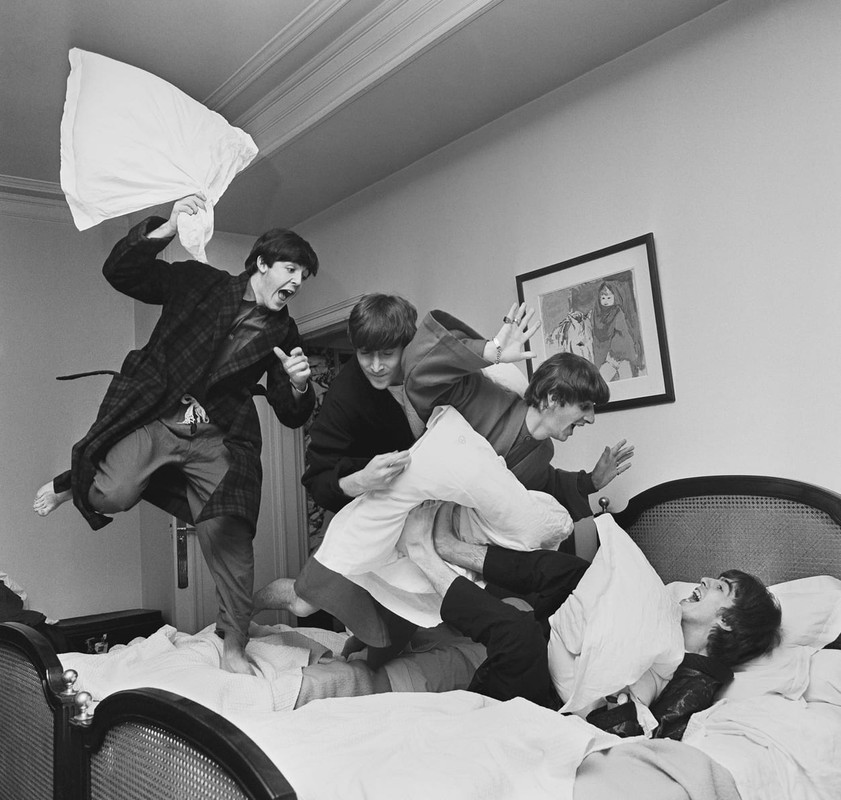 harry-benson-beatles-pillow-fight-paris-1-1.jpg