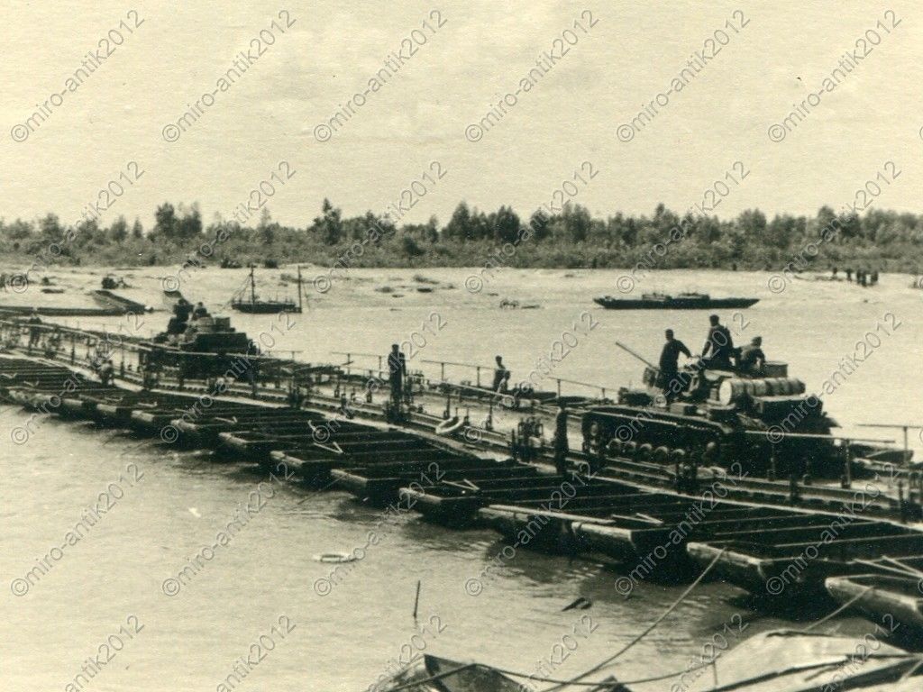 Foto, Wehrmacht, Panzer am Terek - Übergang Mosd