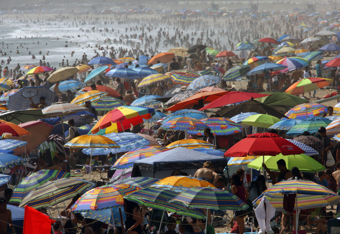 la-me-big-crowds-beaches-danger-20170711.png