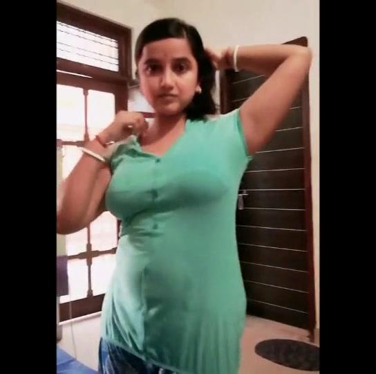 Freehdx Com - Big booby college babe pooja roy hot show FreeHDx Net 2 | desi mms ...