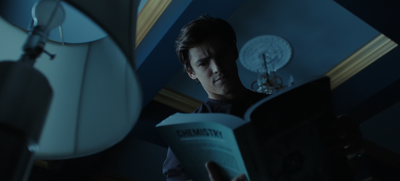 Titans.S03E01.Barbara.Gordon.1080p.10bit.HMAX.WEB-DL.DD5.1.HEVC-Vyndros.mkv_snapshot_18.12_[2021.08.
