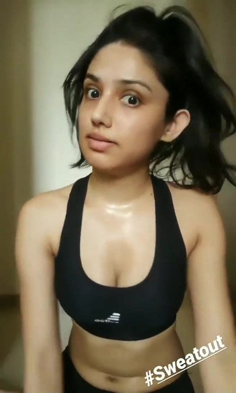 Donal bisht cleavage show part 4 10