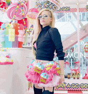 https://i.postimg.cc/bJQZYmnC/FX-ANI-Avril-Lavigne-01a-thumb.gif