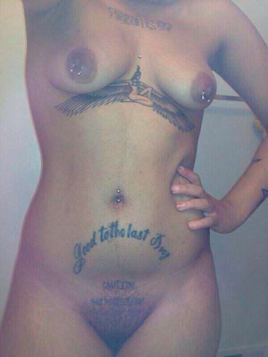 rihanna-naked-9