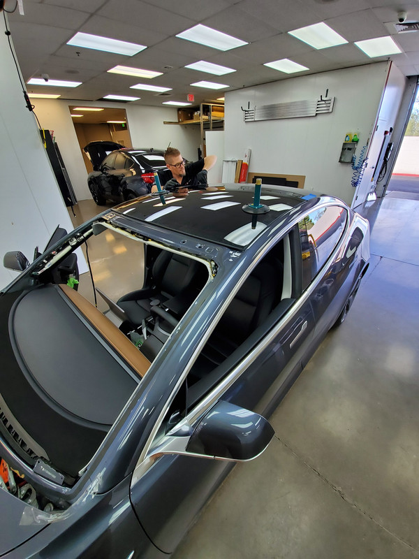 Toit verre tesla model 3 collage.jpg