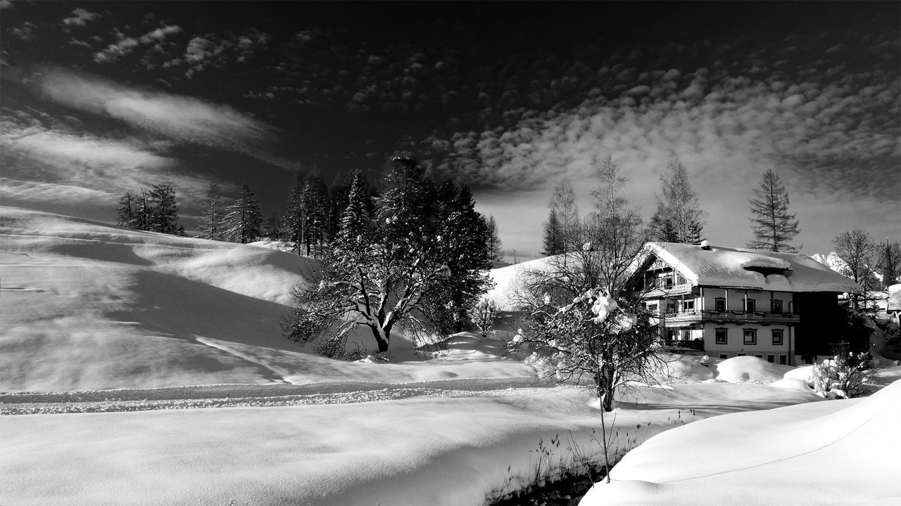 blacknwhite-snow-norway.jpg
