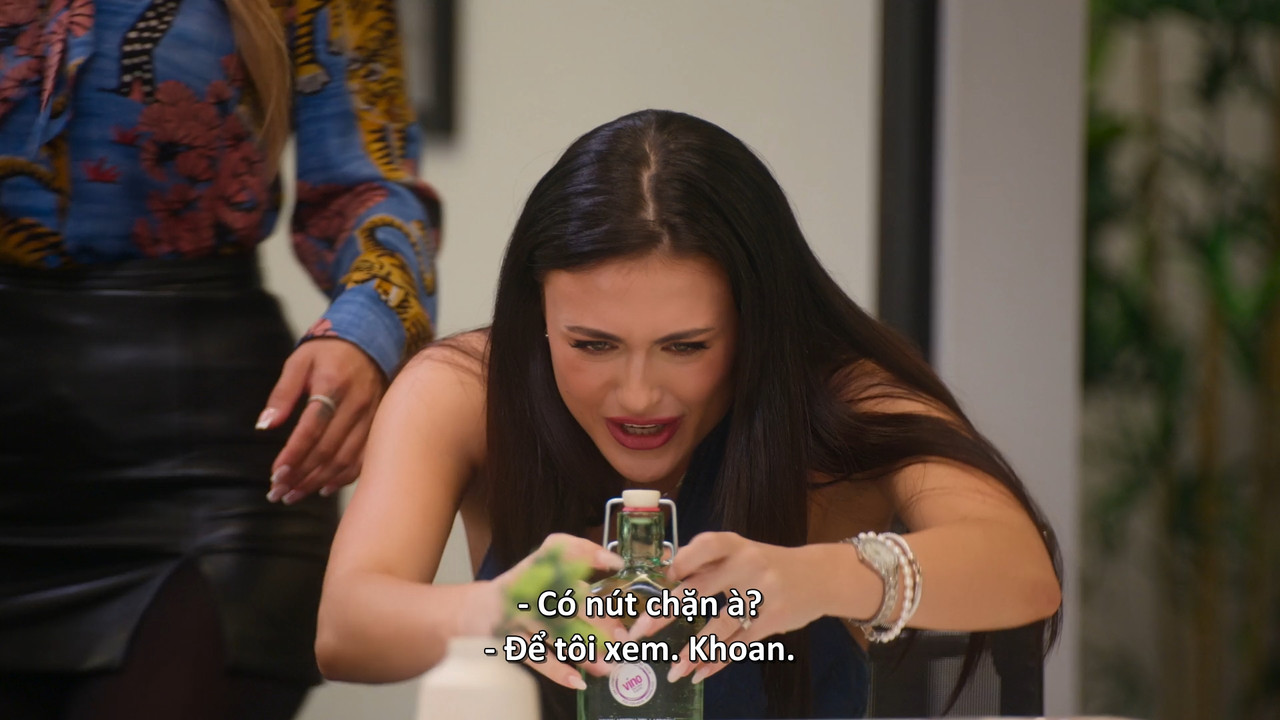 Selling The City 2025 S01E01 Netflix 1080p WEB DDP x264-NM21vi.mkv_snapshot_27.09.628