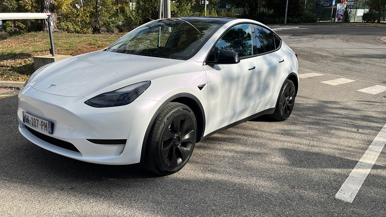 B8A92153-C20D-4A33-BF7B-640772D2F388