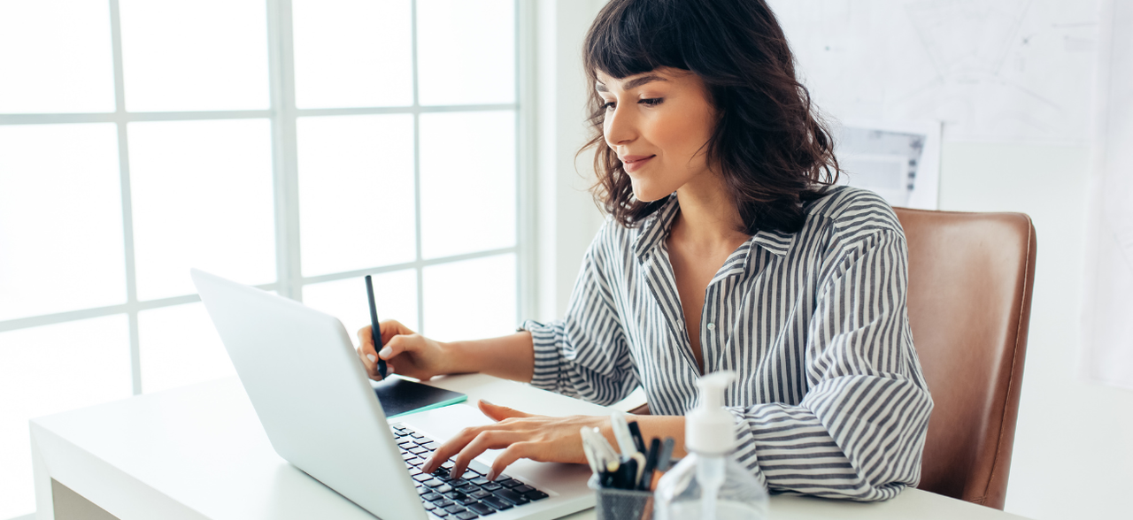 How Payroll Services Help Trucking Companies Follow The Law?