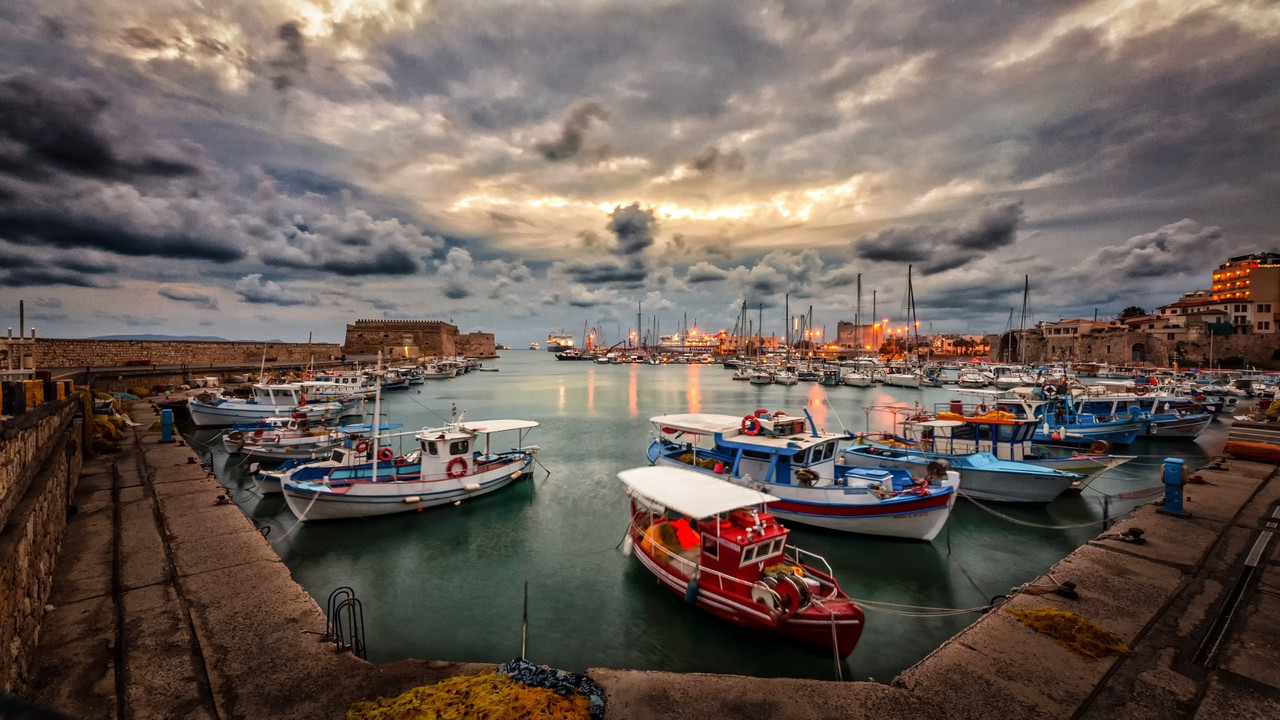 multifishingboats.jpg