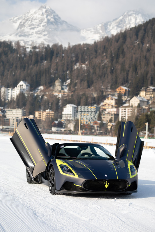 MaseratiatTheI.C.E._MaseratiMC20CieloFuoriseriewithbutterflydoorsopen