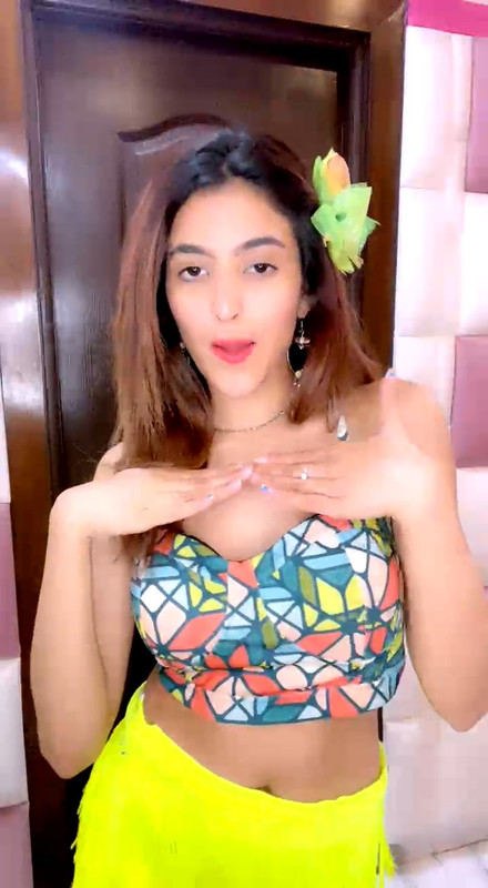 Sniggy Chops Latest Tango Live.mp4_snapshot_11.52_[2021.07.27_09.07.32]