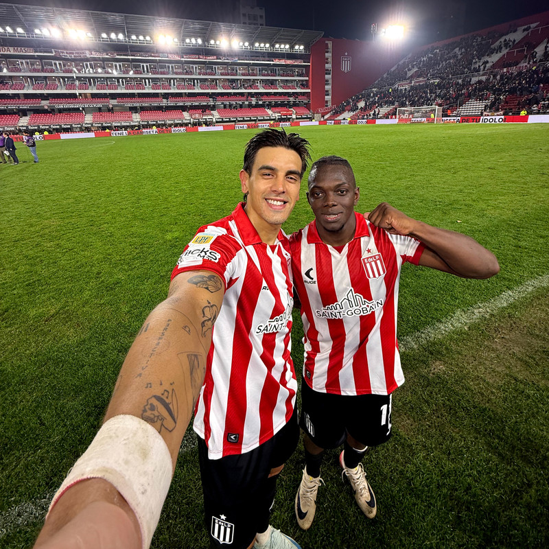 Los goleadores de la noche en UNO: Alexis Castro y Edwin Cetré