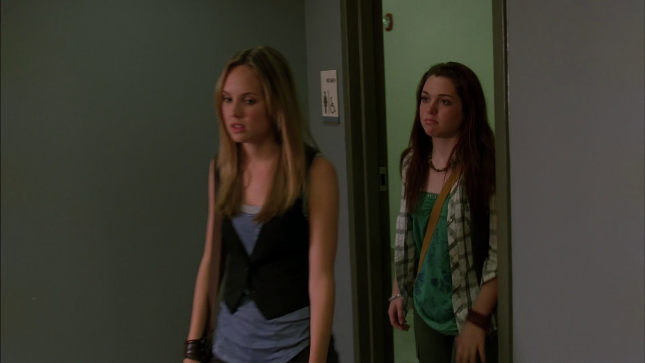 Mean-Girls-2-2011-English-Hindi-Blu-Ray-1080p-HEVC-EAC3-6ch-ESub-mkv-0002