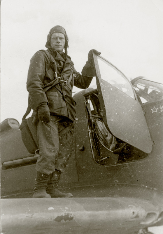 Bell-P-39M-Airacobra-2GvIAP-with-DP-Klimov-at-a-Soviet-airfield-Russia-May-1943-01