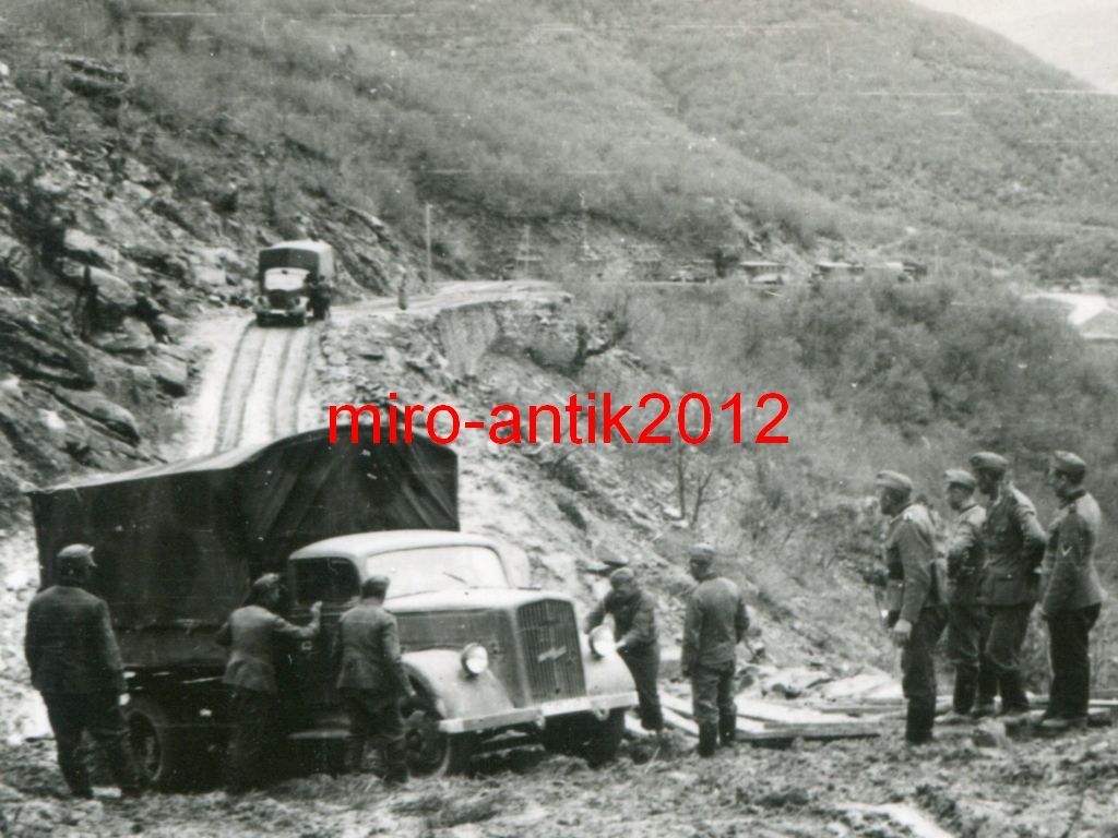 LKW, Opel Blitz auf der Passstraße Höhe 510, Vor