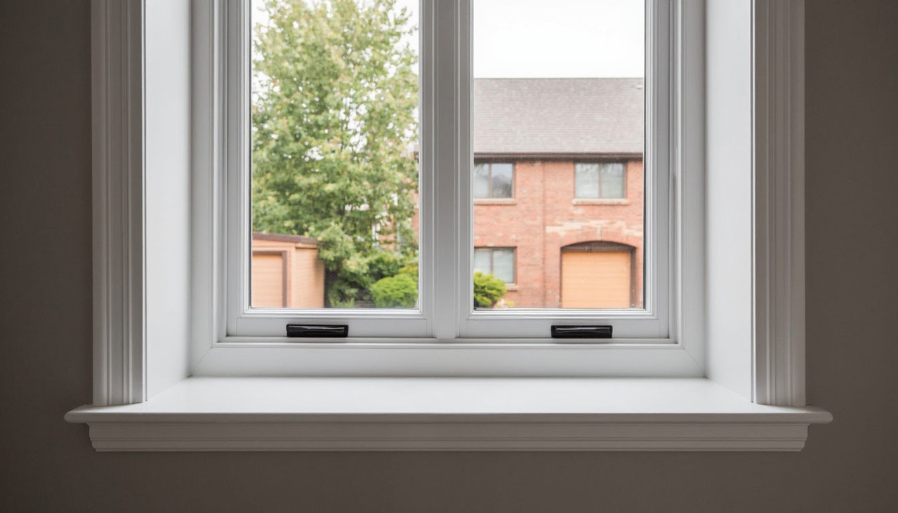 Особенности установки подоконников в панельных домах