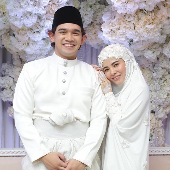 nadzmi adhwa ardell aryana nikah