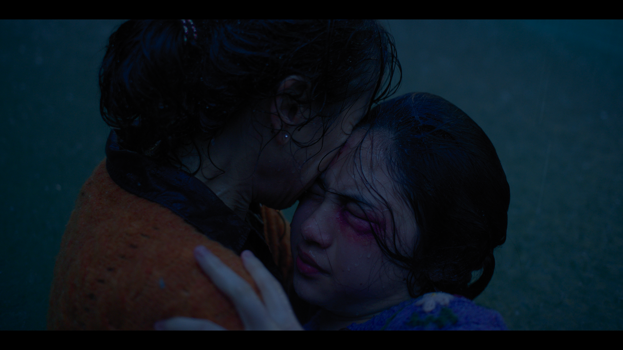 mpv-shot_Bring.Her.Back.2025.2160p.UHD.Hybrid.BDRemux.HDR10 .DV.HEVC-Нечипорук_01_33_12_0011