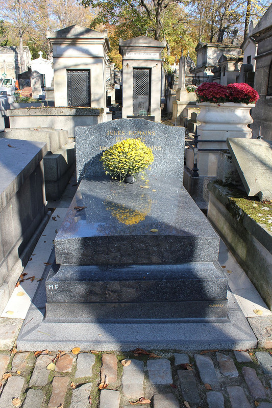 Père-Lachaise_-_Division_3_-_Romains_01
