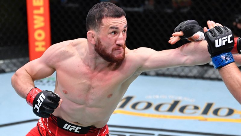 Мераб Двалишвили тренира под дъжда за UFC 306