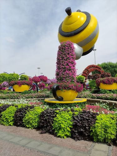 teapot-flowers-dubai.jpg
