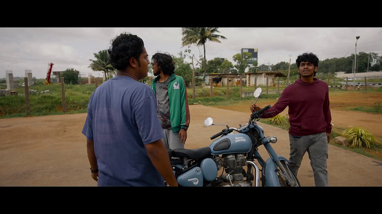 Aavesham-2024-Hindi-WEBRip-720p-x264-AVC-EAC3-6ch-ESub-mkv-0002