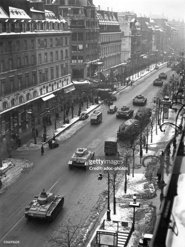 Paris under the German occupation. German tanks in Paris (France). In 1942.