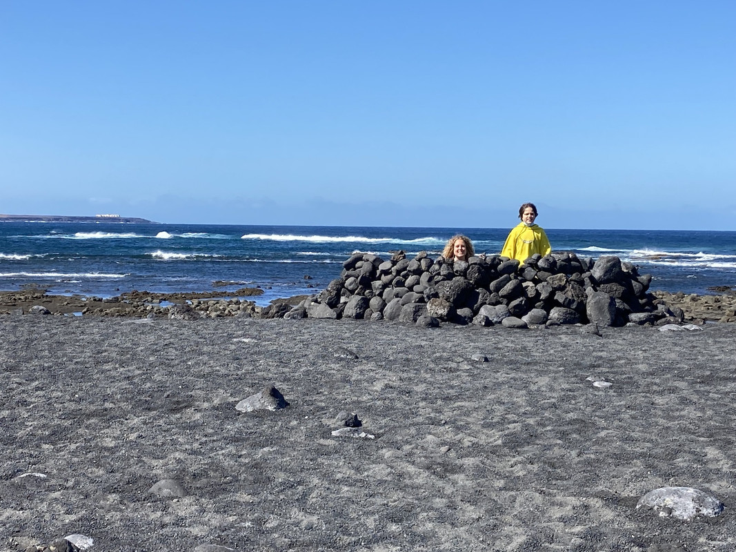 DIA 1. VIAJE. SALINAS JANUBIO+HERVIDEROS+GOLFO+CHARCO CLICOS. LLEGADA A APART. - Lanzarote, 7 días de volcanes, viento y felicidad (1)