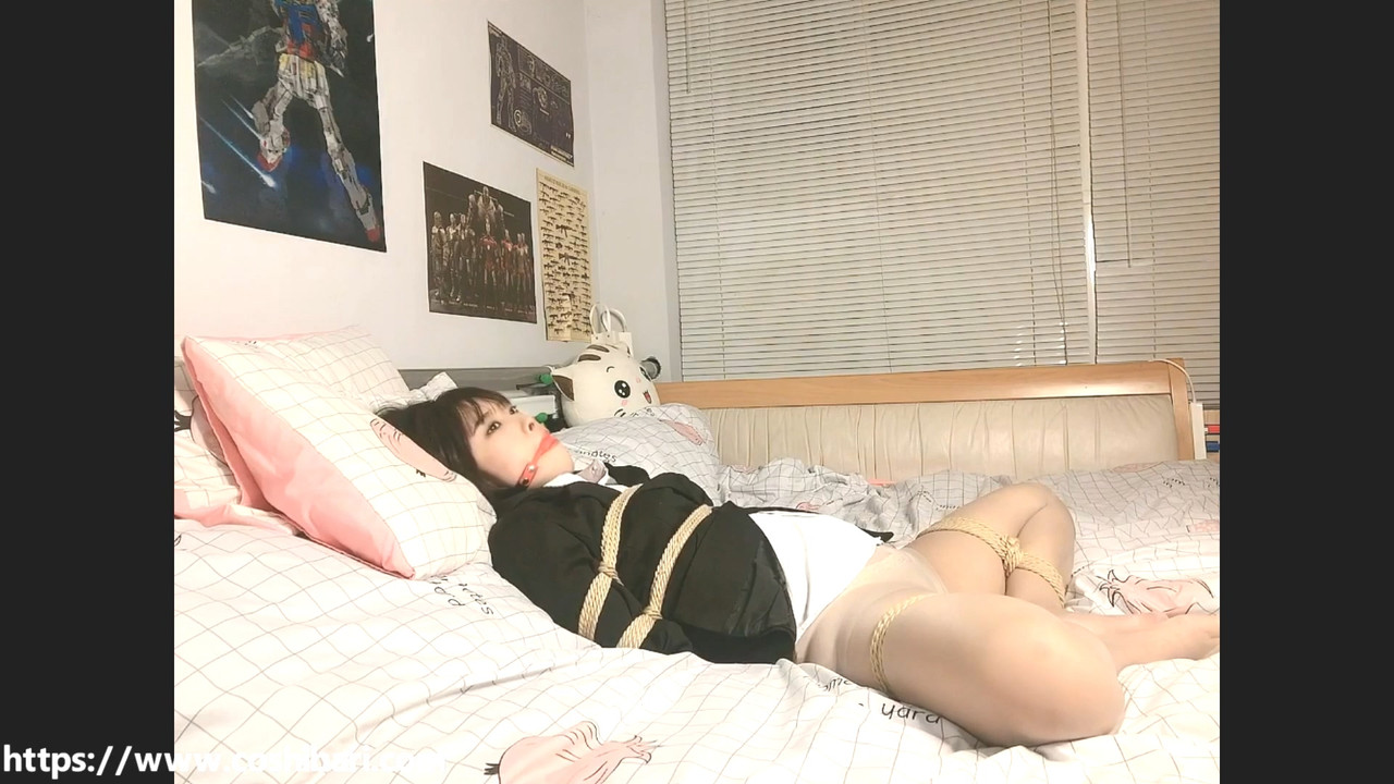 绳次元 黑西装肉丝.mp4_20210320_084449.002