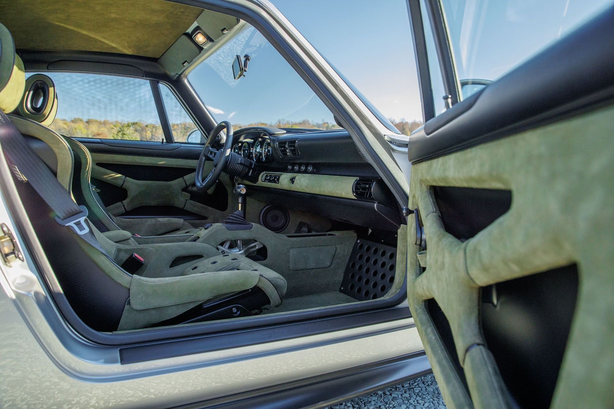 1991-porsche-911-reimagined-by-singer-dls-51.jpg