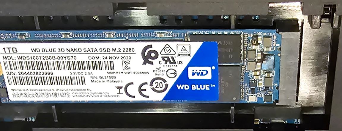 https://i.postimg.cc/bN0DY3p4/ssd-WD-freebox.jpg