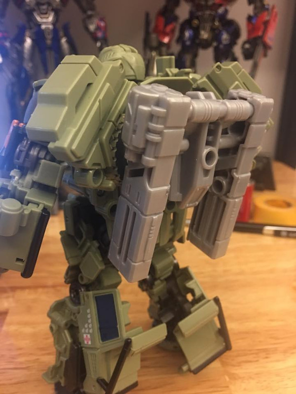 Transformers-The-Last-Knight-Voyager-Class-Autob