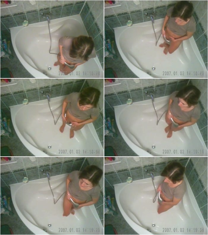 My-wife-masturbating-in-the-shower-3.jpg