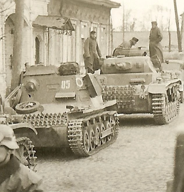 BEST Luftwaffe Motorcycle by 11 Panzer Division Panzer Tanks on Street (1)