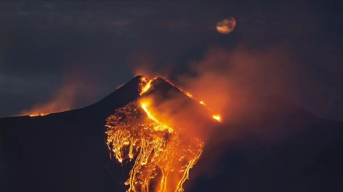 Volcán Etna en Italia registró nueva erupción; autoridades están alerta