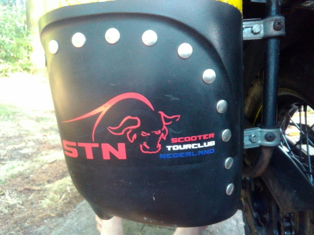 1530811080464-1142598816