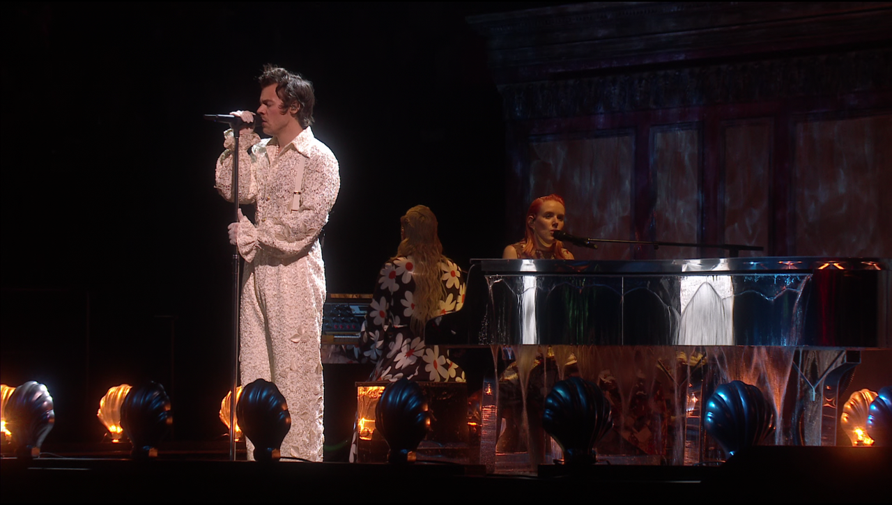 Harry Styles - Falling,2020 Brit Awards,18 feb(FEED-1080i-MPA2[0