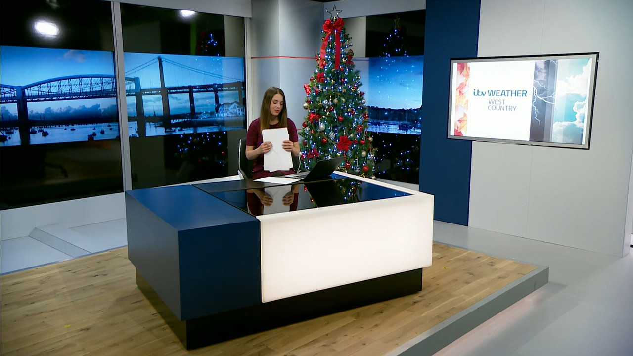 12.19 - 18.15.00 - Supermarket Sweep. Manager Rylan invites Diversity....ts_snapshot_15.28.451