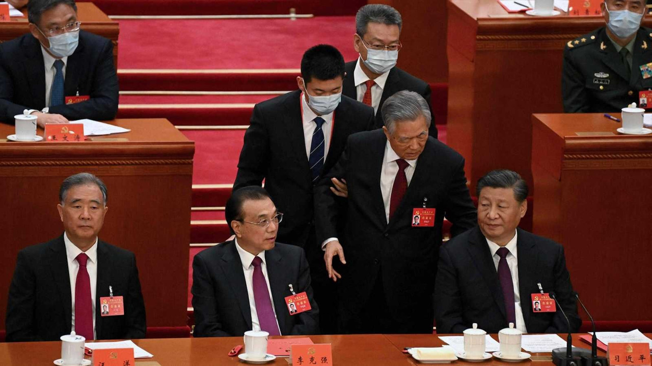 Ex presidente de China, Hu Jintao, fue expulsado del Congreso de partido