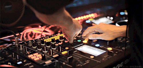 dj-live.gif