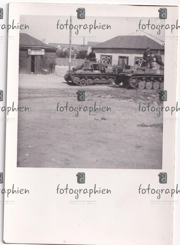 org. Foto Russland Ukraine Vormarsch Panzer Tank 1941 (1)