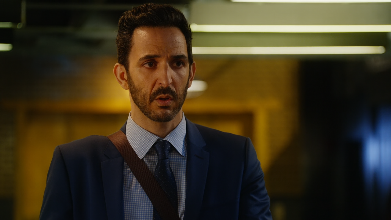 The.Blacklist.S09E19.The.Bear.Mask.1080p.10bit.AMZN.WEB-DL.DDP5.1.HEVC-Vyndros.mkv_snapshot_11.20_[2