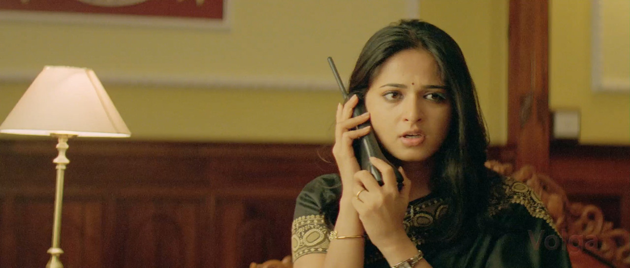 Arundhati 2009 BluRay [Hindi + Tamil + Telugu] 480p, 720p, 1080p ESub Screenshot