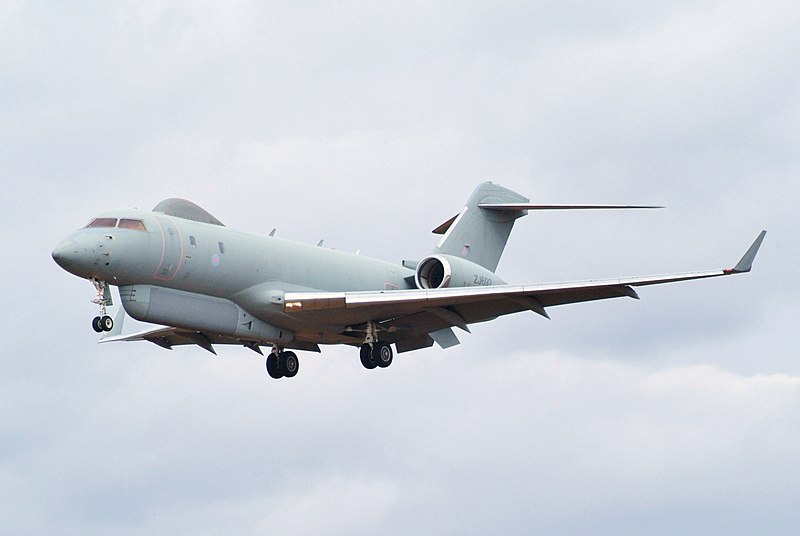 Sentinel-R-1-ZJ692-5-Sqdn-RAF-Landing-at-RAF-Waddington-4454372764.jpg