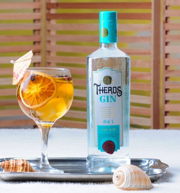 Gin Theros 1000 Ml