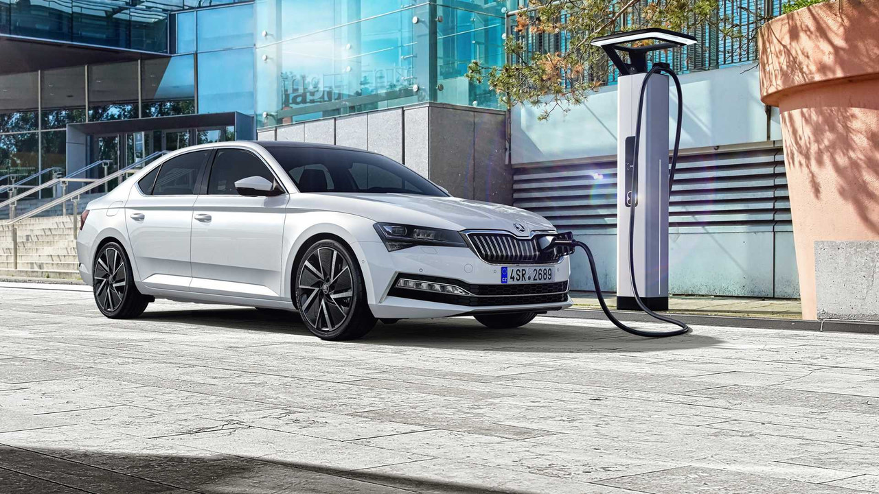 2020-skoda-superb-facelift